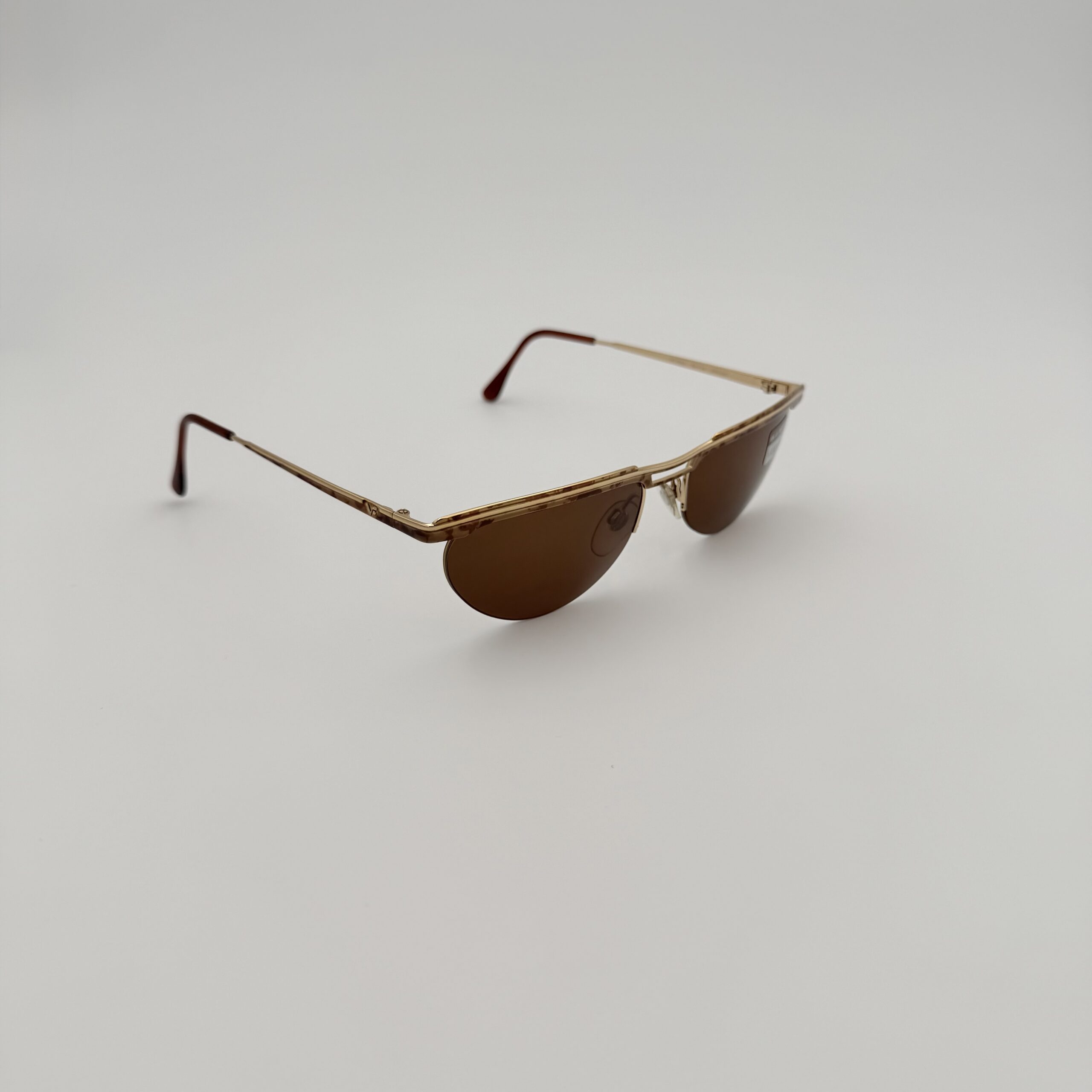 Occhiali da Sole Vogue VO3040 d’Epoca – Silhouette Frameless Avvolgente & Lenti Marroni - immagine 3
