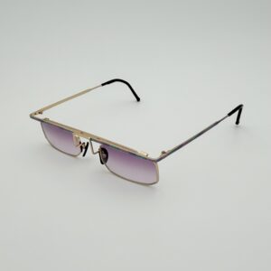 cchiali da Sole Vintage Avant-Garde – Montatura Rettangolare Oro con Ciglia Multicolor e Lenti Lavanda